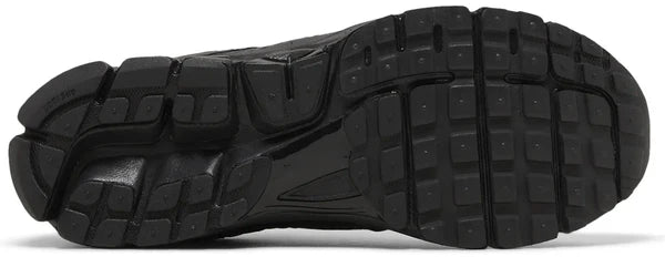 NIKE ZOOM VOMERO 5 TRIPLE BLACK