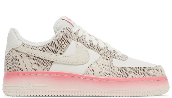 Nike - WMNS Air Force 1 ‘07 LV8 pink