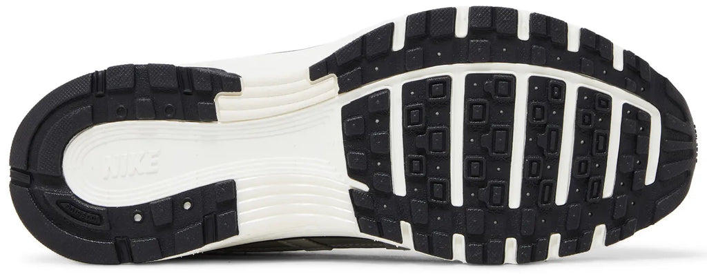NIKE P-6000 METALLIC SILVER