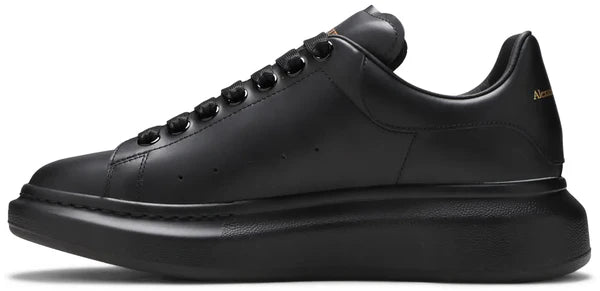 Alexander McQueen Oversized sneakers All Black