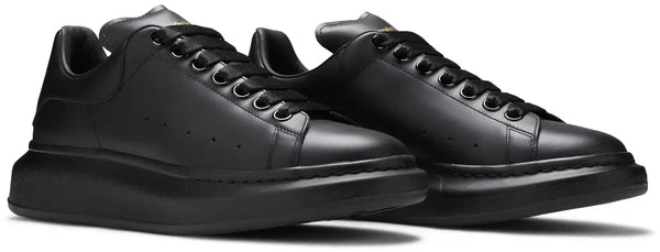 Alexander McQueen Oversized sneakers All Black